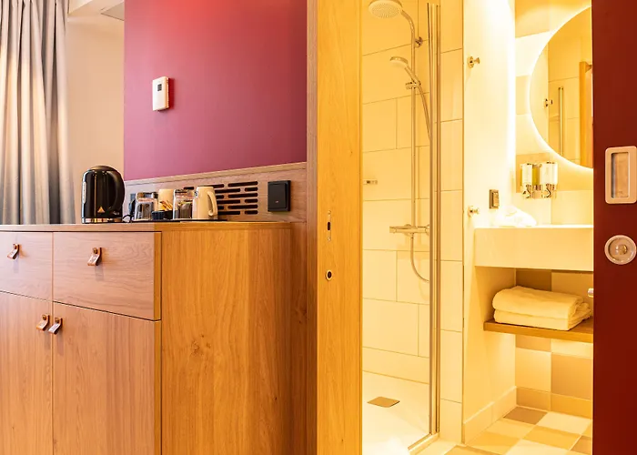 Hampton By Hilton Messe 3*