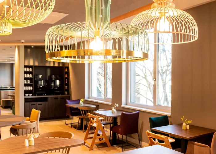 Hotel Hampton By Hilton Messe 3*