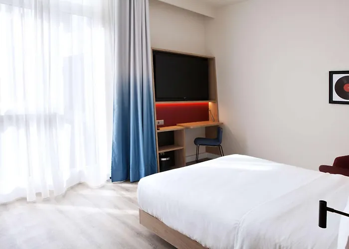 Hampton By Hilton Messe 3*