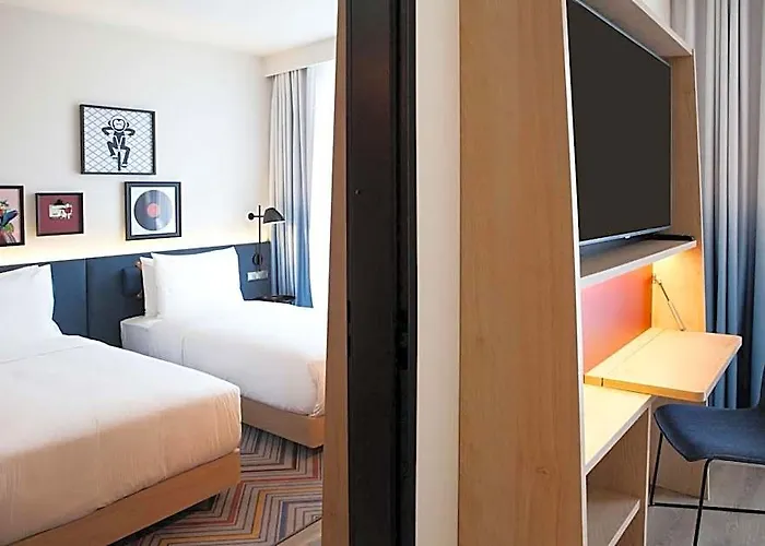 Hampton By Hilton Messe 3*